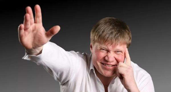 Гром среди ясного неба: почему пишут бывшие и что ответить?